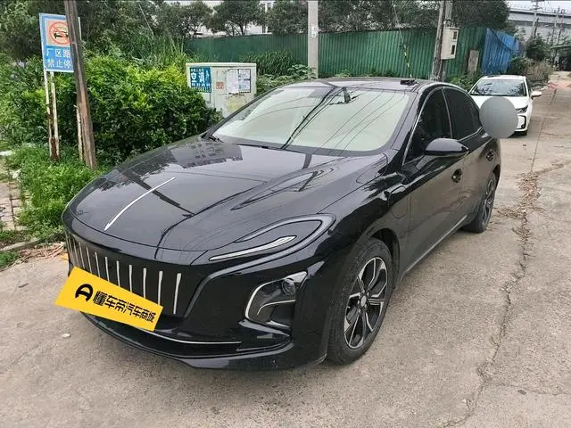 Hongqi Hongqi E-QM5 Facelift basic travel version