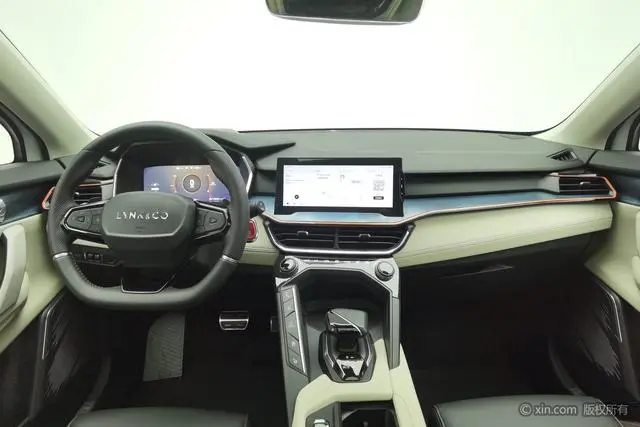 LYNK & CO Lynk 06 1.5T Yao Halo