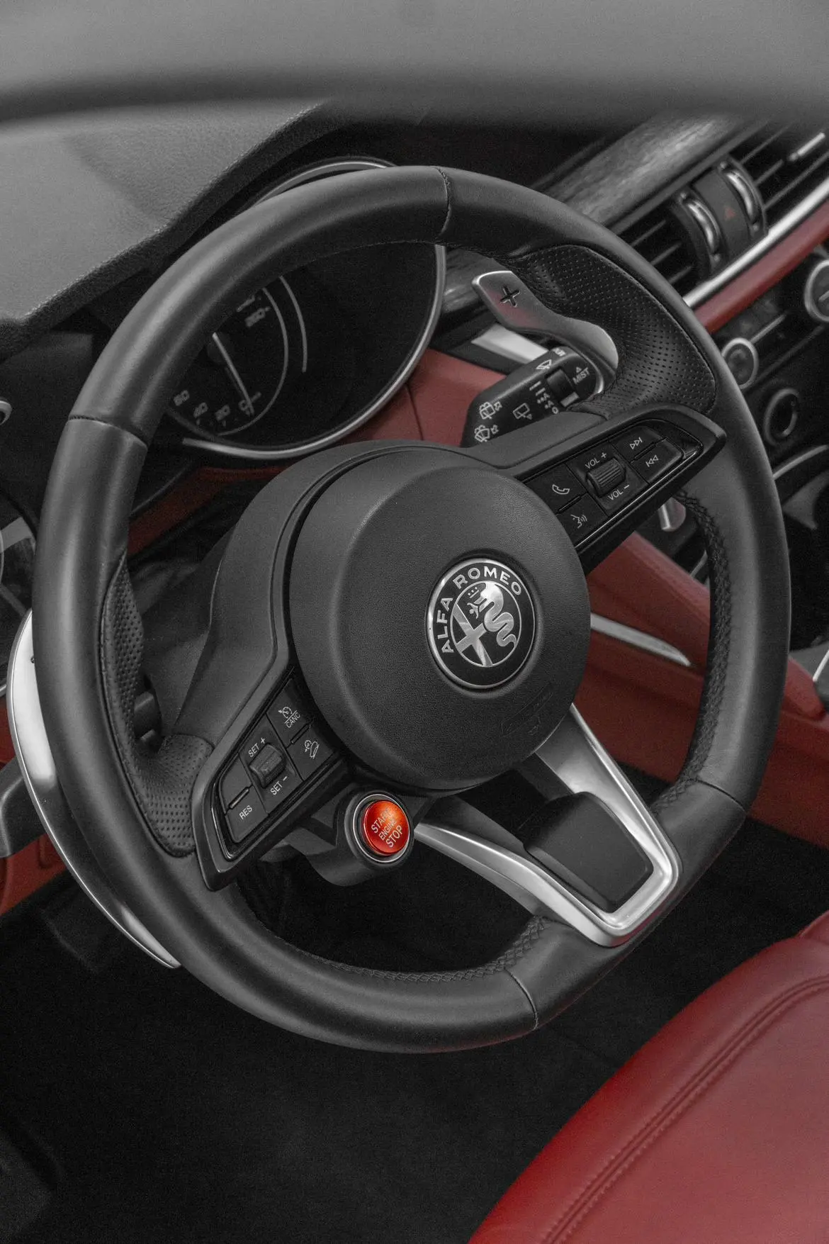 Alfa Romeo Stelvio 2.0T 280HP Luxury Sports Edition