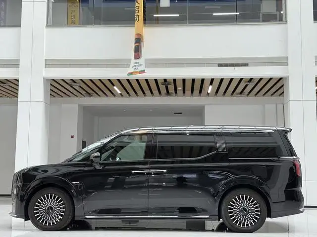 ZEEKR ZEEKR 009 Six-seater executive edition four-wheel drive 108kWh
