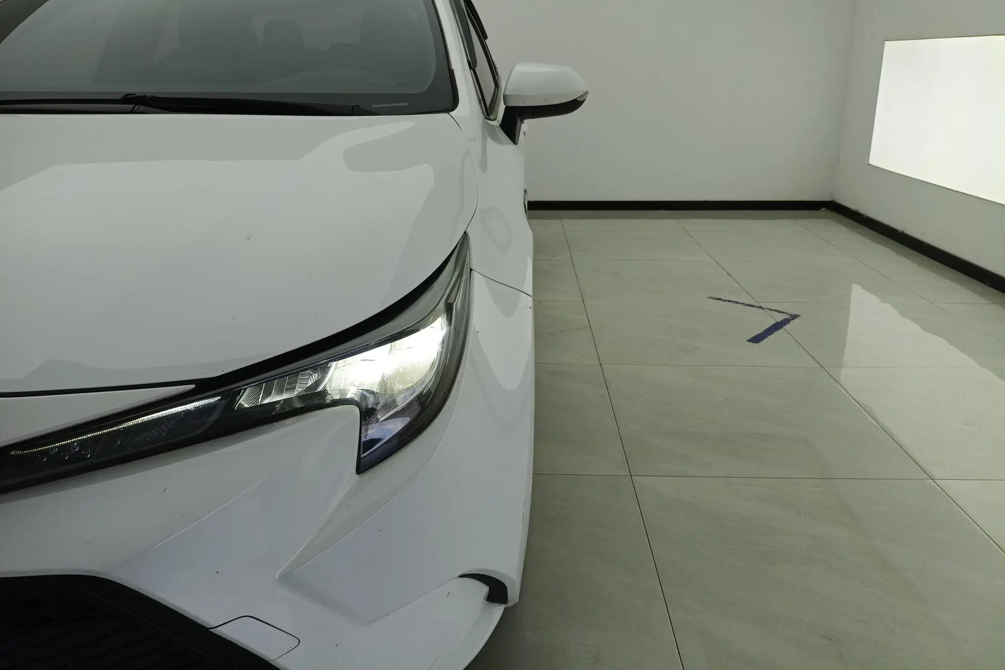 TOYOTA Lei Ling Dual engine 1.8H E-CVT Leading version