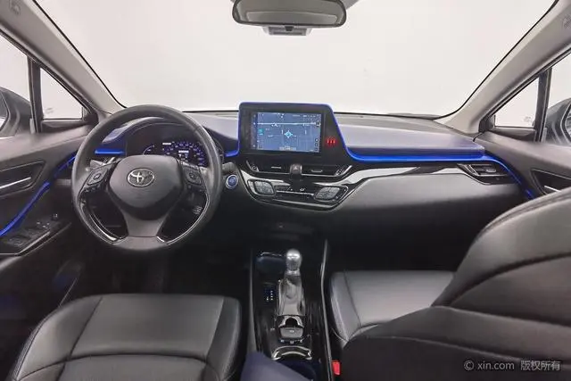 TOYOTA Toyota C-HR Dual engine 2.0L E-CVT Deluxe Edition