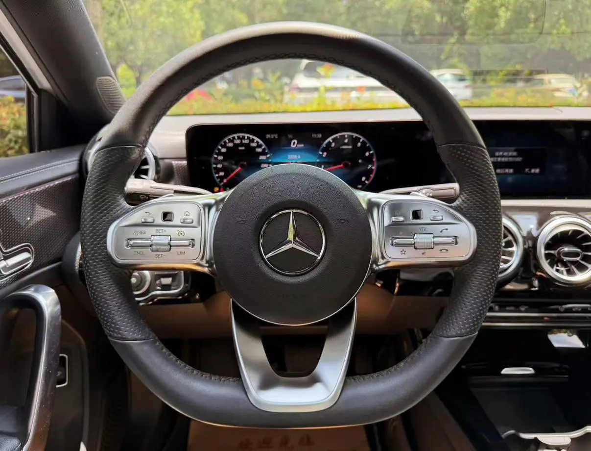 Mercedes-Benz Mercedes-Benz A-class A 200 L sports sedan fashion Version