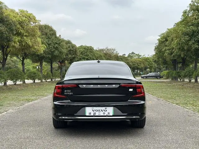 Volvo Volvo S90 PHEV T8 four-wheel drive long battery life Zhiya Deluxe Edition