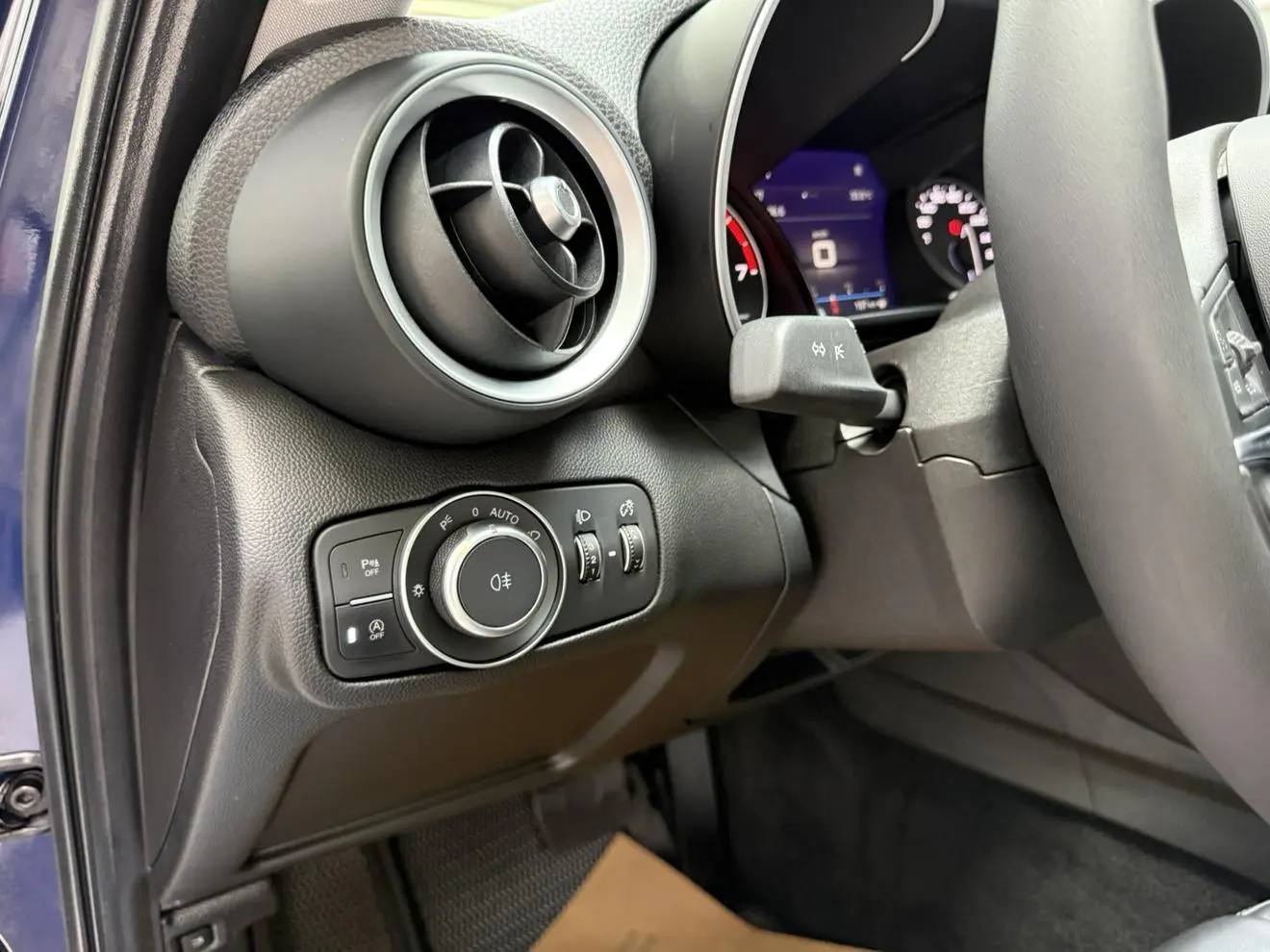 Alfa Romeo Giulia 2.0T 200HP Deluxe Edition