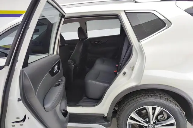Nissan Qijun 2.5 L XL ITS CVT 4WD Luxury Pilot Edition