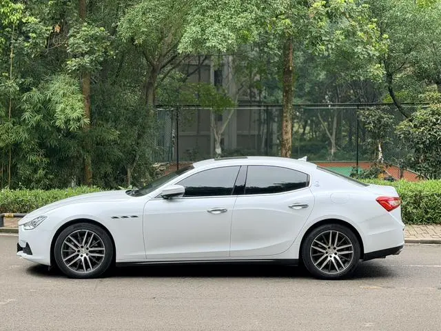 Maserati Ghibli 3.0T Standard Edition