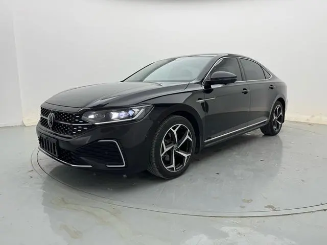 Volkswagen Passat 330TSI Starry Sky Elite Edition