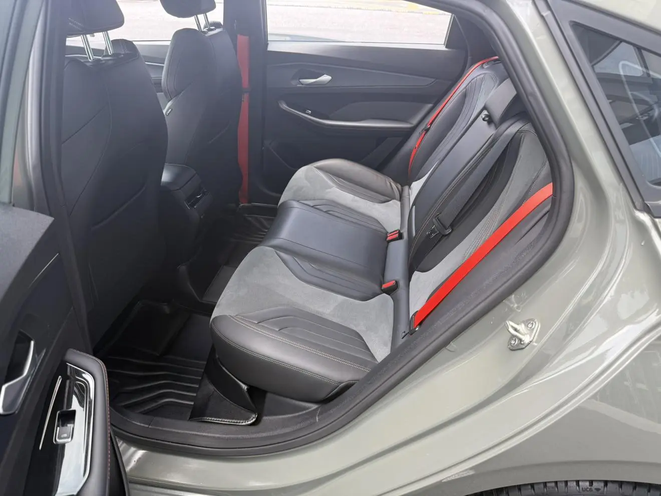 Geely Binrui Binrui COOL 1.5T DCT Thunder Edition