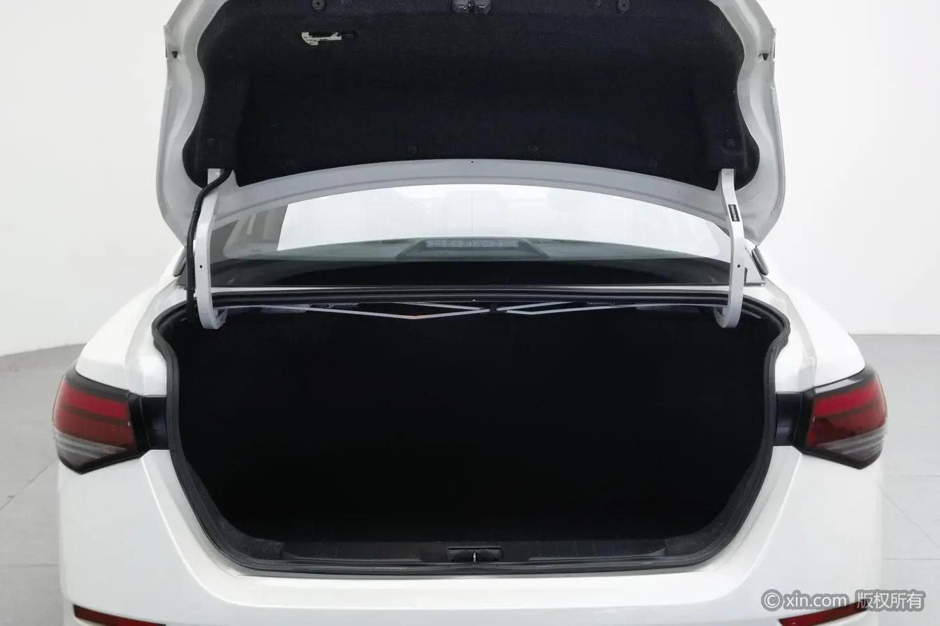 Nissan Xuan Yi 1.6L XL CVT Enjoy Edition