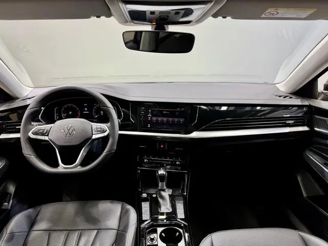 Volkswagen Passat Outstanding 380TSI Longteng Edition