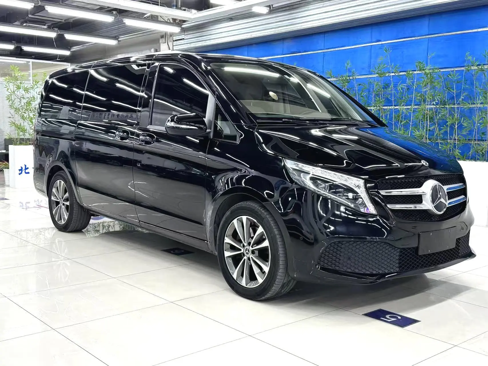 Mercedes-Benz Mercedes-Benz V-class V 260 Pilot Edition