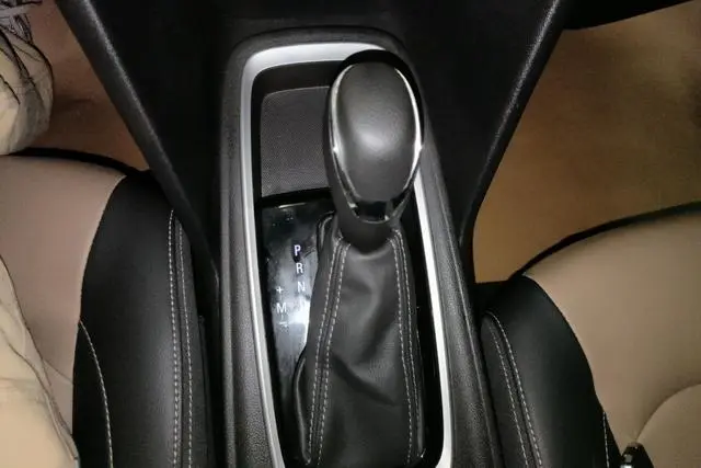 Chevrolet Cruze 320 automatic Enjoy Skylight version