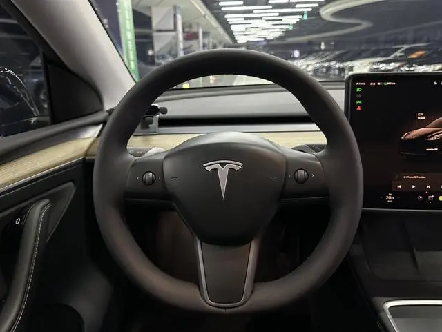 Tesla Model Y Facelifted rear-wheel drive version