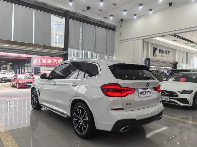 BMW BMW X3 The second facelift xDrive30i leading M sports suit
