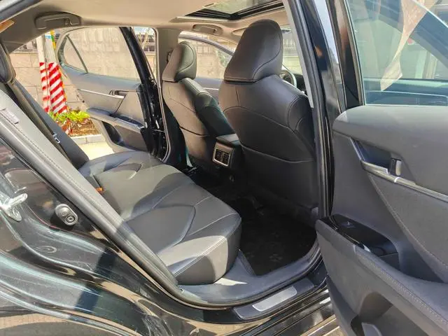 TOYOTA Camry 2.0G Deluxe Edition