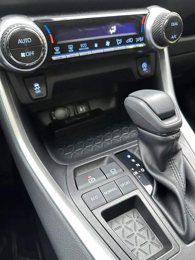 TOYOTA RAV4 Rongfang 2.0L CVT two-wheel drive fashion version