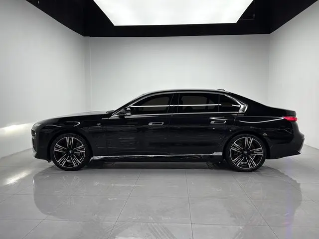 BMW BMW i7 eDrive50L Exclusive M Sports Suit