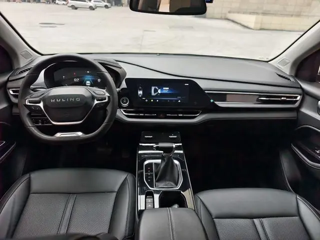Wuling Capgemini Victory 1.5T CVT Flagship Business Class