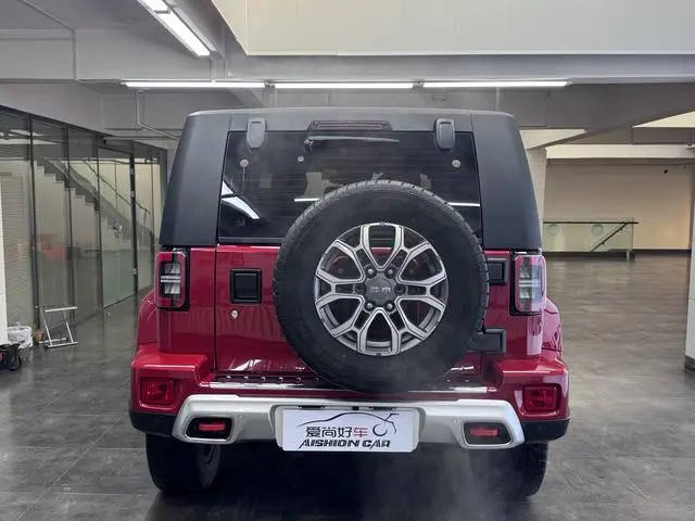 Beijing Beijing off-road BJ40 2.0T automatic four-wheel drive City Hunter edition knight type