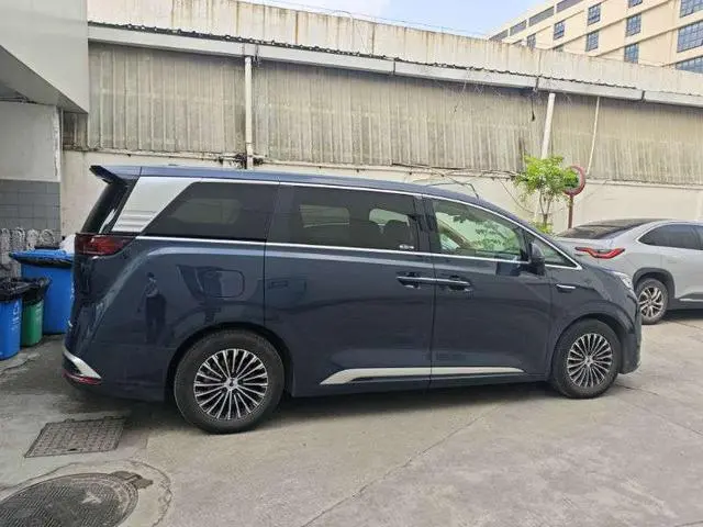 Denza Denza D9 DM Smart driving version 1020 four-wheel drive flagship model