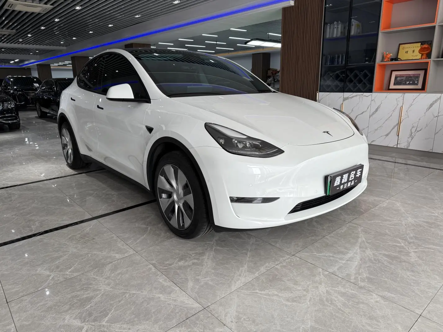 Tesla Model Y Facelift, long battery life, all-wheel drive version