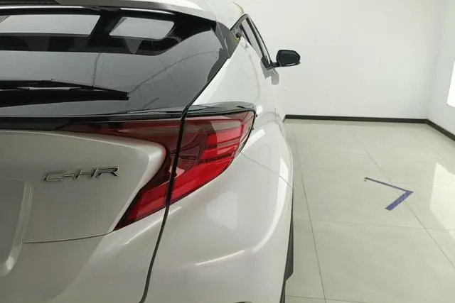 TOYOTA Toyota C-HR 2.0L Deluxe Edition
