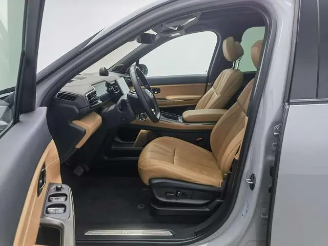 NIO NIO ES8 580KM base version six seats