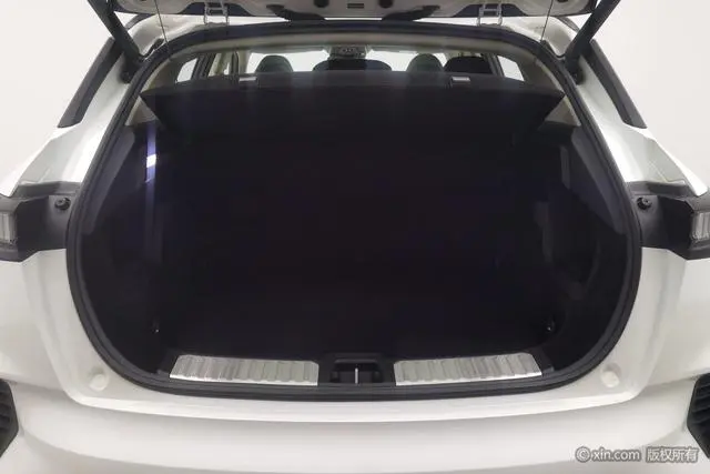 LYNK & CO Lynk 06 1.5T Yao Halo