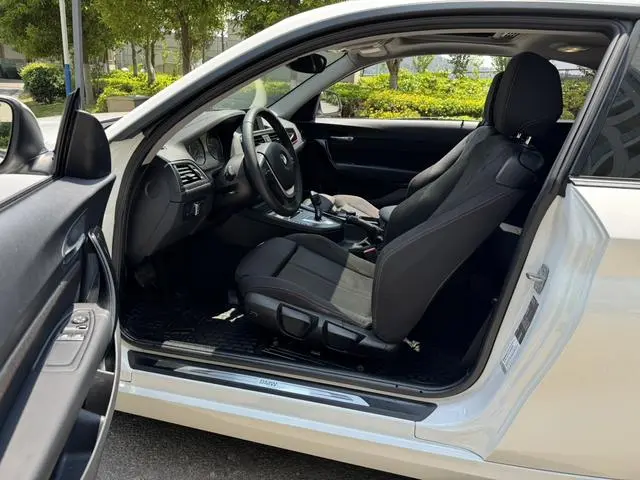 BMW BMW 2 Series (imported) 220i sports design suit