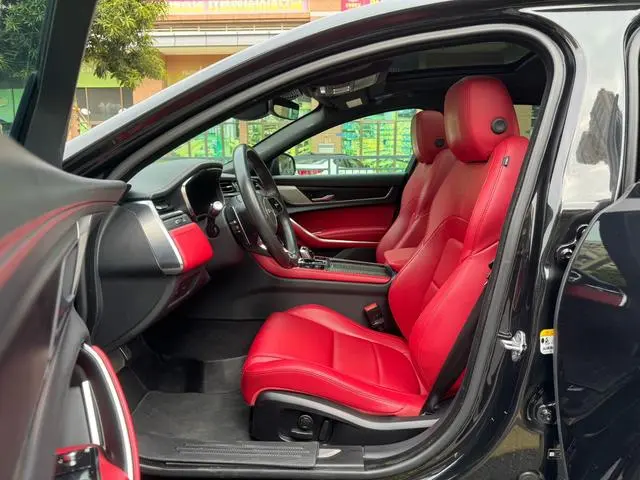 Jaguar Jaguar XFL 2.0T P250 four-wheel drive Yao Black sports edition