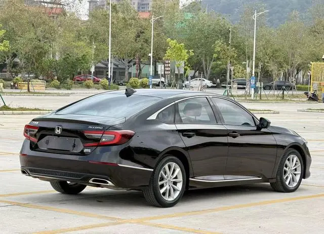 Honda Accord 260TURBO Deluxe Edition