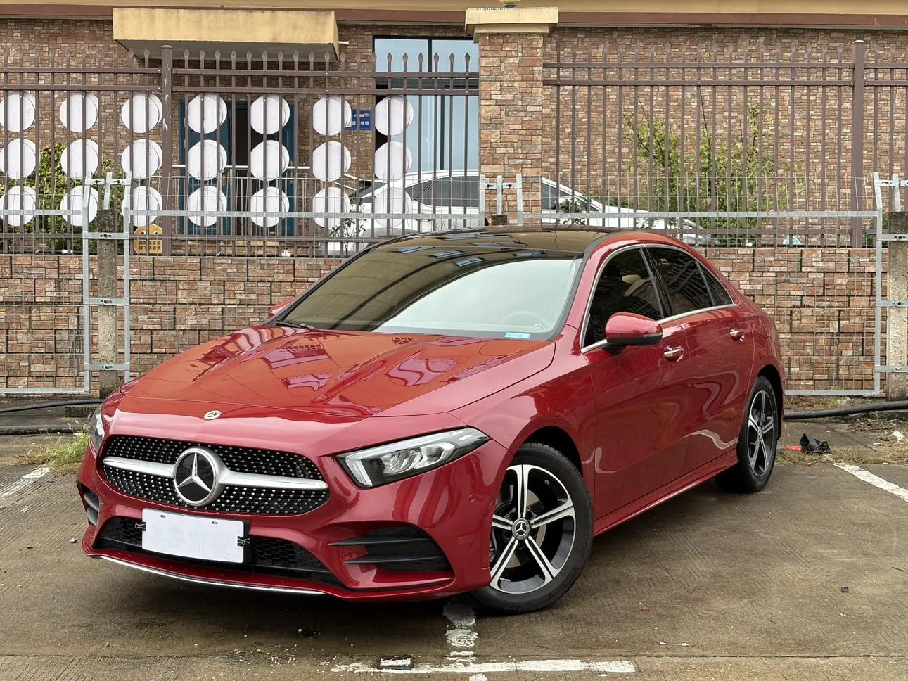 Mercedes-Benz Mercedes-Benz A-class A 200 L sports sedan fashion Version