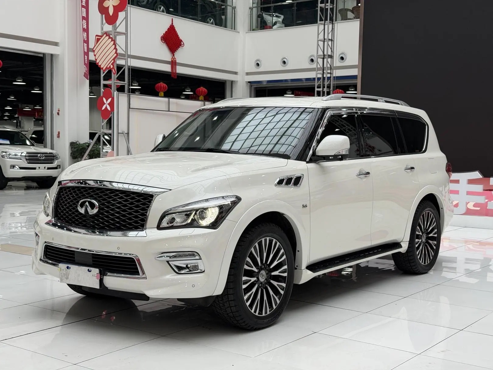 Infiniti Infiniti QX80 5.6L 4WD