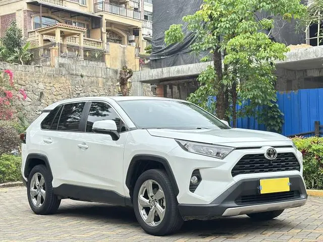 TOYOTA RAV4 Rongfang 2.0L CVT two-wheel drive fashion version