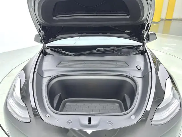 Tesla Model Y Long battery life all-wheel drive version