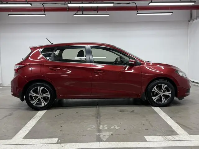 Nissan TIIDA 1.6L CVT Smart Travel Edition