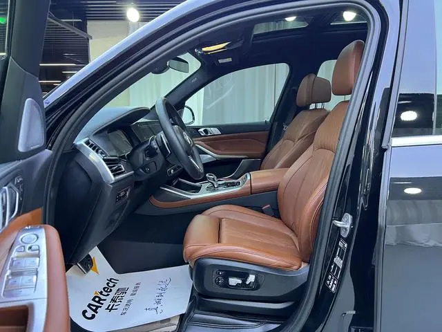 BMW BMW X7 xDrive40i Exclusive M Sports Suit