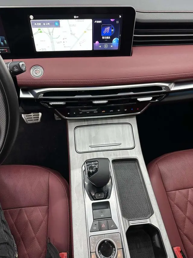 Chery Jetour Jietu X70 PLUS 1.5T DCT Brave PLUS 5 seats