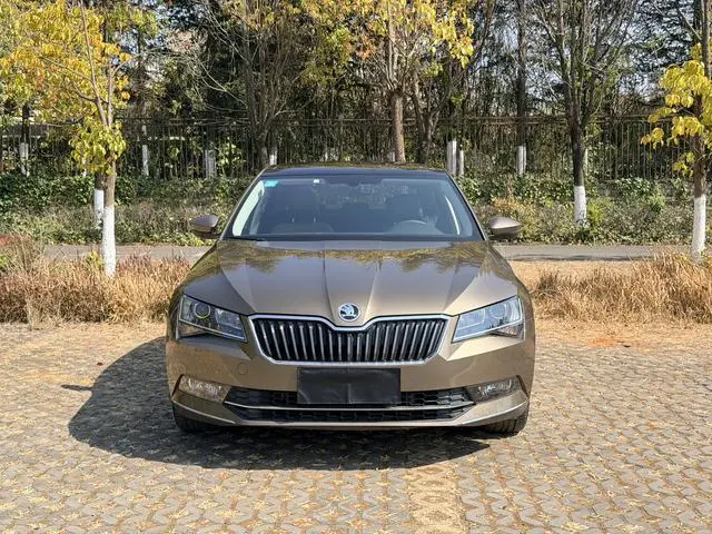 Skoda Speed pie ZI330 DSG Comfort Edition Country V