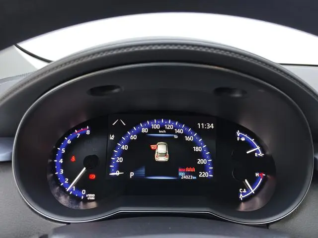 TOYOTA IZOA 2.0L Yixiang Edition