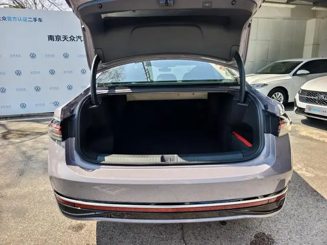 Volkswagen Passat Pro 380TSI Dragon Edition