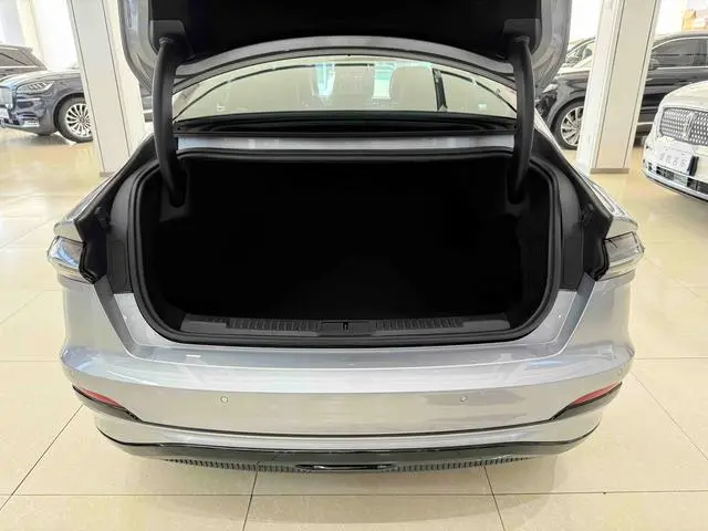 Lincoln Lincoln Z 2.0T two-wheel drive Zunyao hybrid version