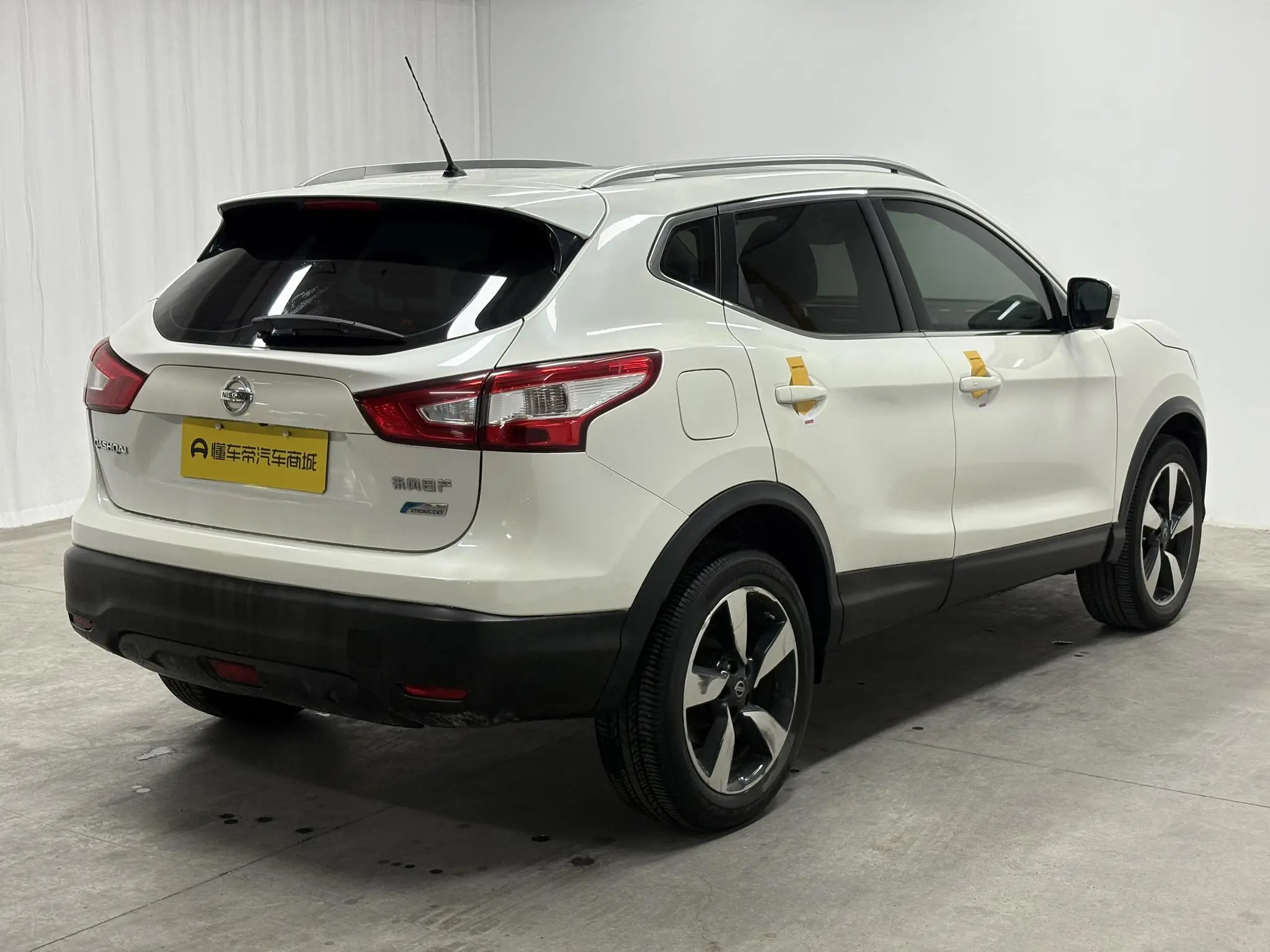 Nissan Qashqai 2.0L CVT Deluxe Edition