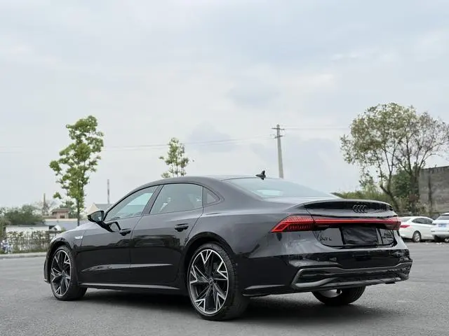 Audi Audi A7L 45 TFSI quattro Black Samurai Edition