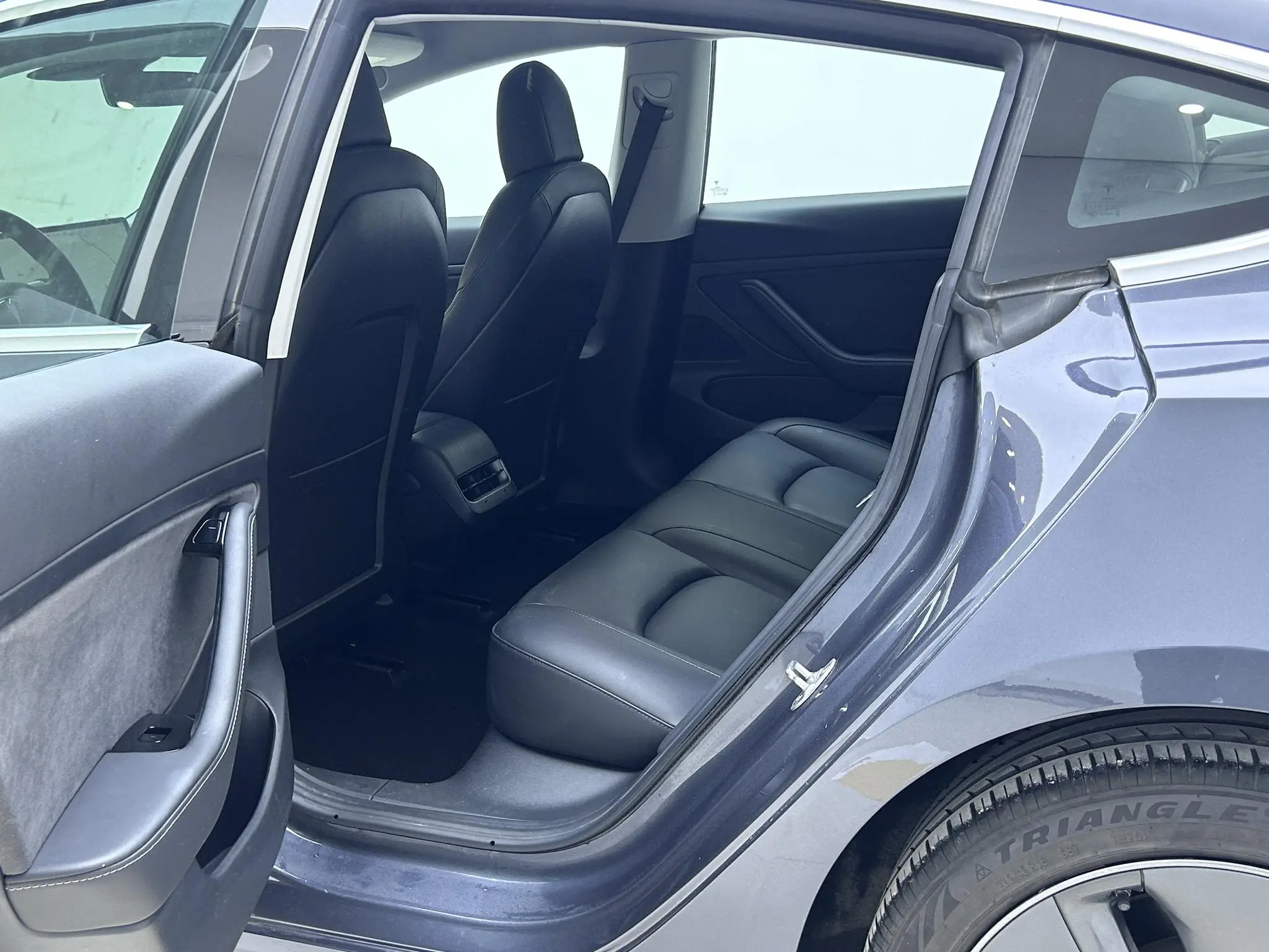 Tesla Model 3 Upgraded version of standard battery life rear drive