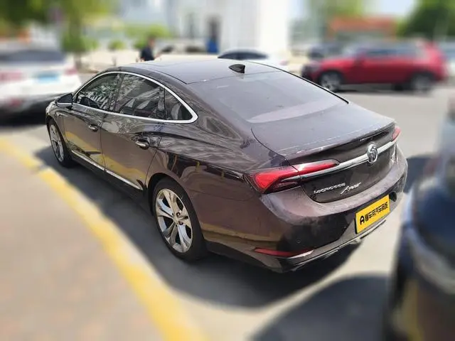 Buick Lacrosse Avenir Flagship