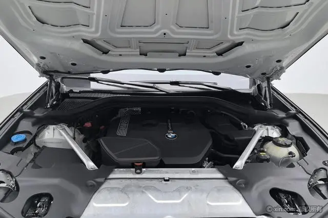 BMW BMW X4 xDrive25i M sports suit