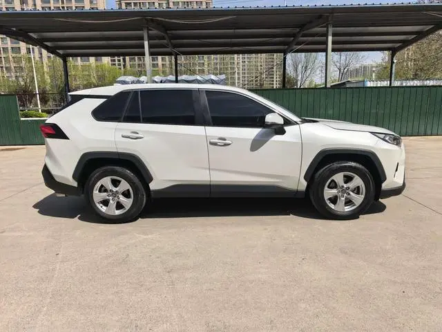 TOYOTA RAV4 Rongfang 2.0L CVT two-wheel drive urban edition