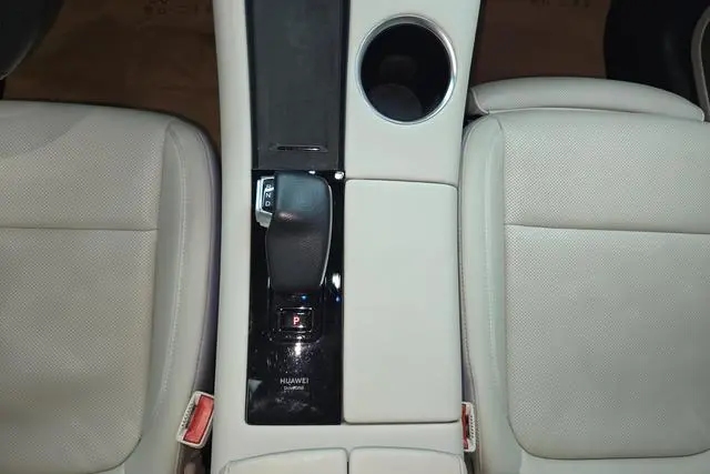 AITO Ask the world M5 Extended range four-wheel drive performance version